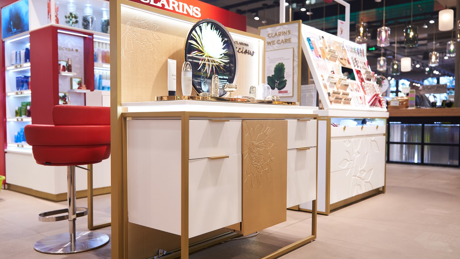 Общий вид корнера Clarins на Неглинной